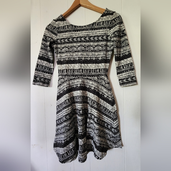 Low-Back Boho Dress - Picture 2 of 7